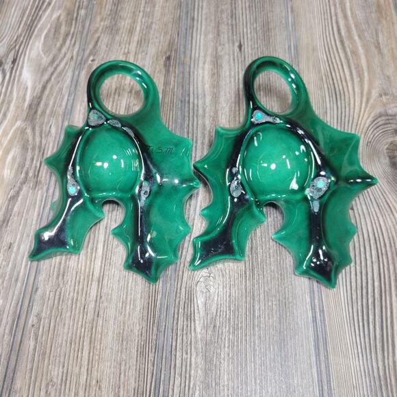 Vintage Holly Candle Holder, Ceramic Holland Mold, Christmas Candlestick - Picture 4 of 5